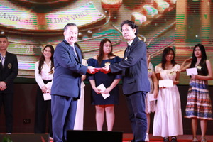สภาคณาจารย์และพนักงาน จัดโครงการประกวดร้องเพลงไทยสากล-ลูกทุ่ง Suan Dusit Golden Voice 2024 รอบตัดสิน