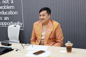 สภาคณาจารย์และพนักงาน จัดโครงการประกวดร้องเพลงไทยลูกกรุง-ลูกทุ่ง Suan Dusit Golden Voice รอบคัดเลือก