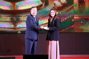 สภาคณาจารย์และพนักงาน จัดโครงการประกวดร้องเพลงไทยสากล-ลูกทุ่ง Suan Dusit Golden Voice 2024 รอบตัดสิน
